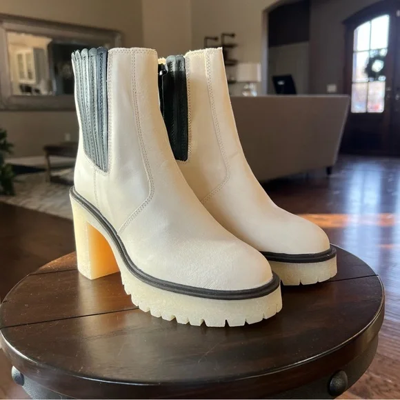 Size 9.5 LAST ONE NIB $188 Free People James Chelsea White Boots 39.5 - Picture 11 of 17